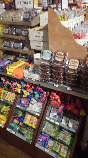 American Restaurant «Cracker Barrel Old Country Store», reviews and photos, 1511 Riverboat Center Dr, Joliet, IL 60431, USA