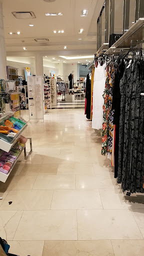 Clothing Store «Forever 21», reviews and photos, 2325 Stoneridge Mall Rd, Pleasanton, CA 94588, USA