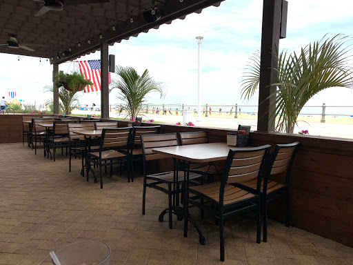 Outdoor terraces in Virginia Beach