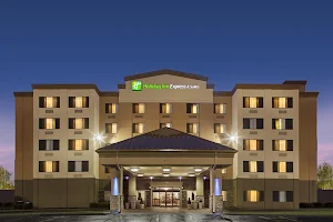 Holiday Inn Express & Suites Coralville, an IHG Hotel image
