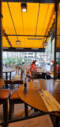Atmosphère du Restaurant de tapas Le Néo Café à Paris - n°2