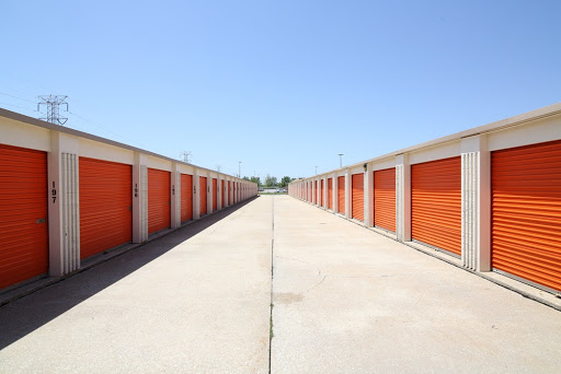 Self-Storage Facility «Public Storage», reviews and photos, 7000 S Cicero Ave, Bedford Park, IL 60638, USA