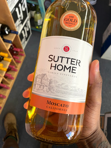 Liquor Store «West Hills Wines & Liquors», reviews and photos, 1720 New York Ave, Huntington Station, NY 11746, USA