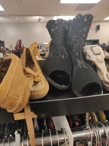 Shopping Mall «Lynnhaven North Shopping Center», reviews and photos, 2720 N Mall Dr, Virginia Beach, VA 23452, USA