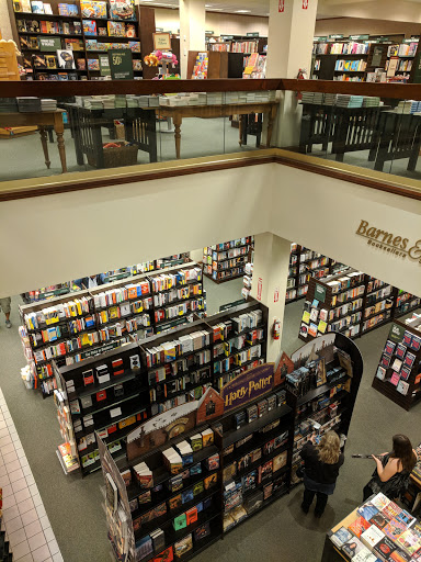 Book Store «Barnes & Noble», reviews and photos, 13400 Maxella Ave, Marina Del Rey, CA 90292, USA