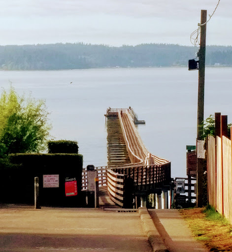 Grocery Store «Indianola Country Store & Deli», reviews and photos, 9175 NE Shore Dr, Indianola, WA 98342, USA