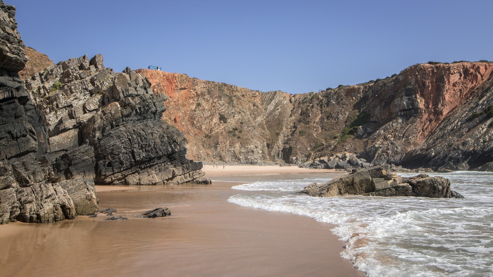 Praia do Tonel'in fotoğrafı küçük koylar ile birlikte