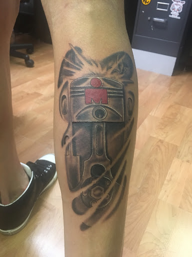 Explore fearless tattoo ideas, creative tattoo ideas in Bridgeport, available at Breaking skin tattoo and body piercing