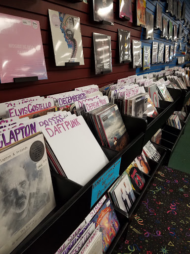 Store «Discland», reviews and photos, 822 W 98th St, Minneapolis, MN 55420, USA