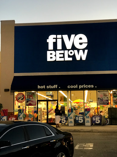 Variety Store «Five Below», reviews and photos, 5295 International Dr #660, Orlando, FL 32819, USA