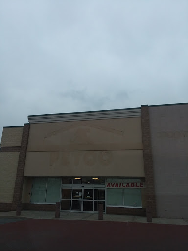 Pet Supply Store «Petco Animal Supplies», reviews and photos, 197 E Dekalb Pike #350, King of Prussia, PA 19406, USA