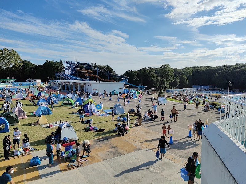 井頭公園一万人プール