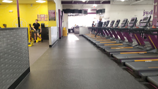 Gym «Planet Fitness», reviews and photos, 1906 N Frazier St, Conroe, TX 77301, USA