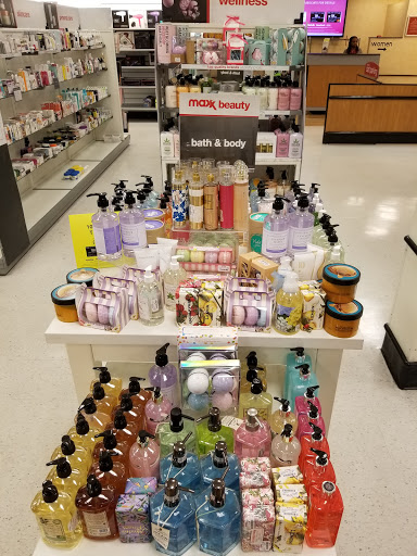 Department Store «T.J. Maxx», reviews and photos, 1650 Miami Gardens Dr, North Miami Beach, FL 33179, USA