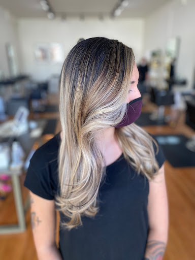 Hair Salon «Le Salon - Hair Salon & Beauty Salon», reviews and photos, 1944 Bonita Ave, Berkeley, CA 94704, USA