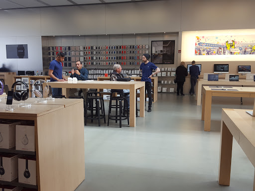Computer Store «Apple Manhasset», reviews and photos, 1900 Northern Blvd, Manhasset, NY 11030, USA