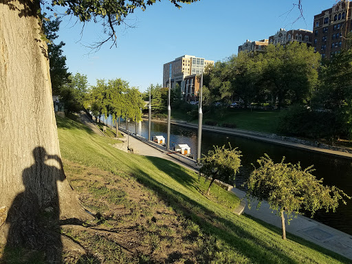 Boat Tour Agency «Ambiance on the Water», reviews and photos, 200 Ward Pkwy, Kansas City, MO 64112, USA