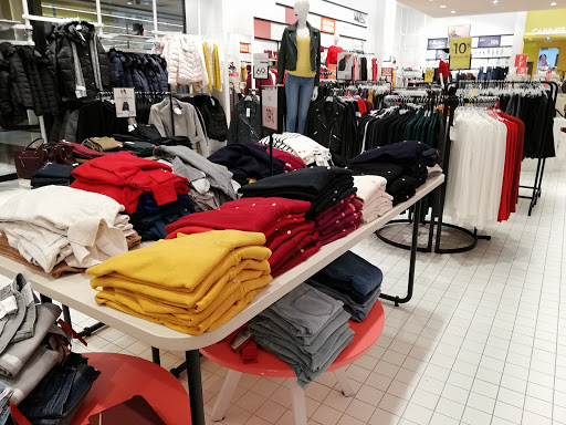 Dress shops Lille