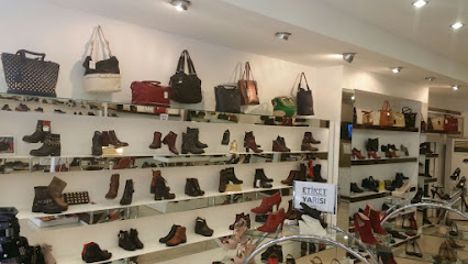 By Pelle Shoes&Bags