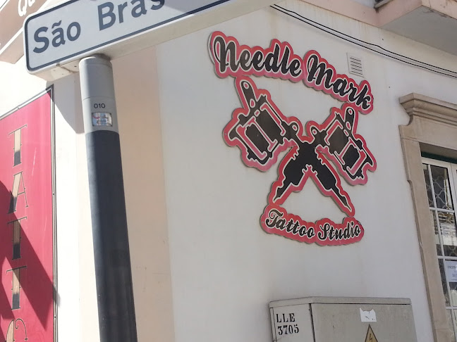 Needle Mark - Loulé