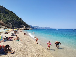 Foto von Spiaggia di Cala Sisine mit geräumige bucht