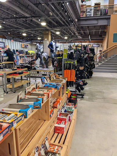 Outdoor Sports Store «Eastern Mountain Sports», reviews and photos, 281 Daniel Webster Hwy, Nashua, NH 03060, USA