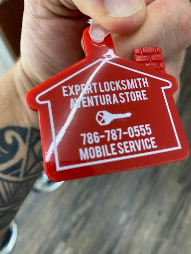 Locksmith «Expert Locksmith Aventura», reviews and photos, 2775 NE 187th St #5, Aventura, FL 33180, USA