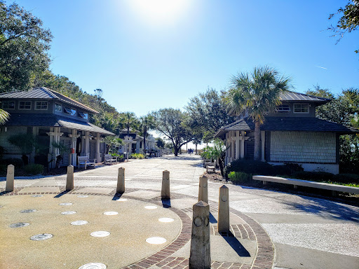 Shopping Mall «Coligny Plaza Shopping Center», reviews and photos, 1 N Forest Beach Dr, Hilton Head Island, SC 29928, USA