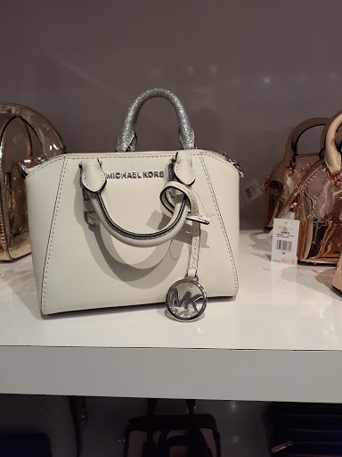 Fashion Accessories Store «Michael Kors», reviews and photos, 1 Outlet Blvd #400, Wrentham, MA 02093, USA