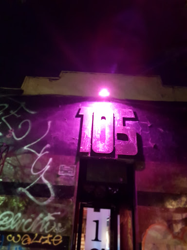 Bar 105