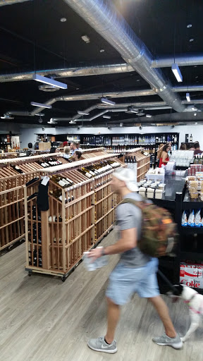 Liquor Store «Brickell Wine Bank», reviews and photos, 950 Brickell Bay Dr #110, Miami, FL 33131, USA