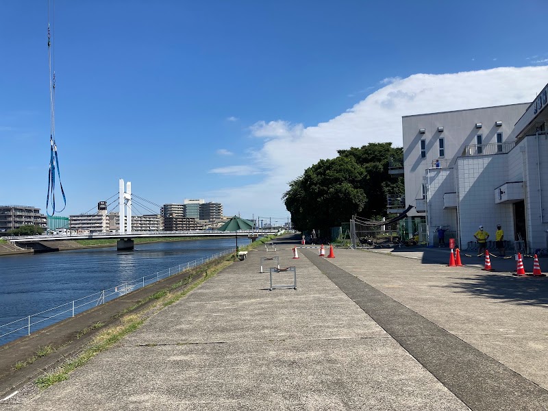 横浜市鶴見川漕艇場