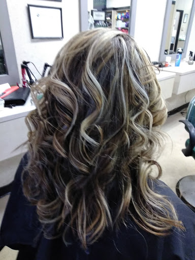 Hair Salon «BoRics Hair Care», reviews and photos, 3313 N Green River Rd, Evansville, IN 47715, USA