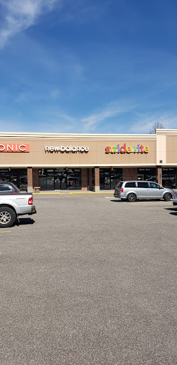 Shoe Store «New Balance Fairlawn», reviews and photos, 2691 W Market St, Fairlawn, OH 44333, USA