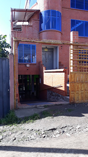 Santa Mariana del Arenal, Calle: Julio Vinueza, S/N, Cuenca 010206, Ecuador