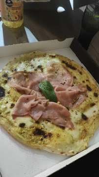 Plats et boissons du Pizzas à emporter MIA ITALIA à Serrières - n°3