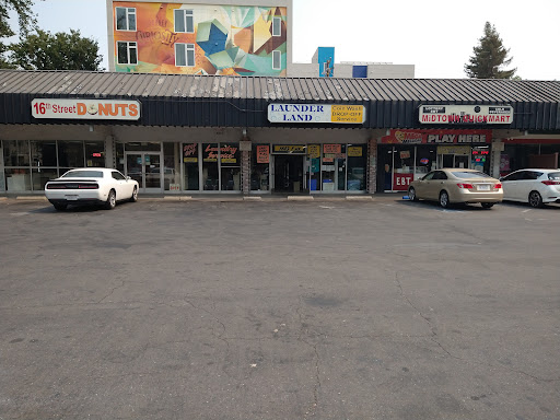 Donut Shop «16th Street Donut Shop», reviews and photos, 1601 F St, Sacramento, CA 95814, USA