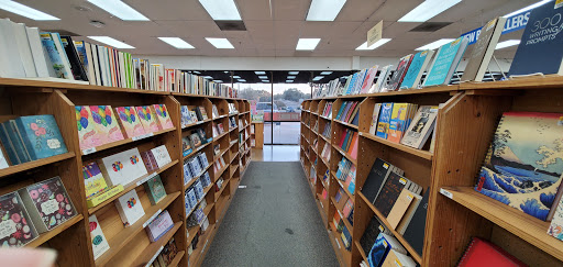 Book Store «Half Price Books», reviews and photos, 713 Harwood Rd, Bedford, TX 76021, USA