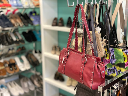 Thrift Store «Humane Society Thrift Store», reviews and photos, 4445 20th St, Vero Beach, FL 32966, USA