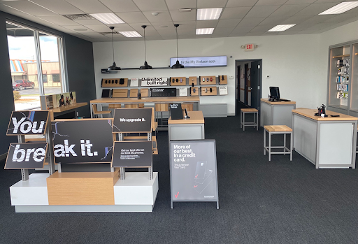 Cell Phone Store «Verizon Authorized Retailer, TCC», reviews and photos, 543 S Lake Rd S, Scottsburg, IN 47170, USA