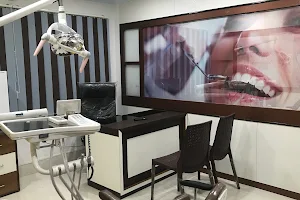 Smile World, Advanced Dental Clinic and Implant Centre by DR. KUNAL KUMAR GHOSH(B.D.S.,M.D.S.) image