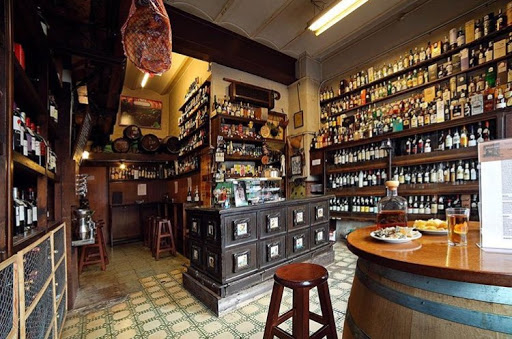 Bodega Celler Miquel - Vermut, vino y tapas en Barcelona