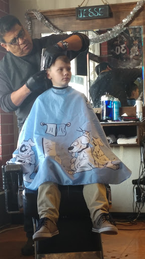 Barber Shop «Applewood Village Barbershop», reviews and photos, 2070 Youngfield St, Lakewood, CO 80215, USA