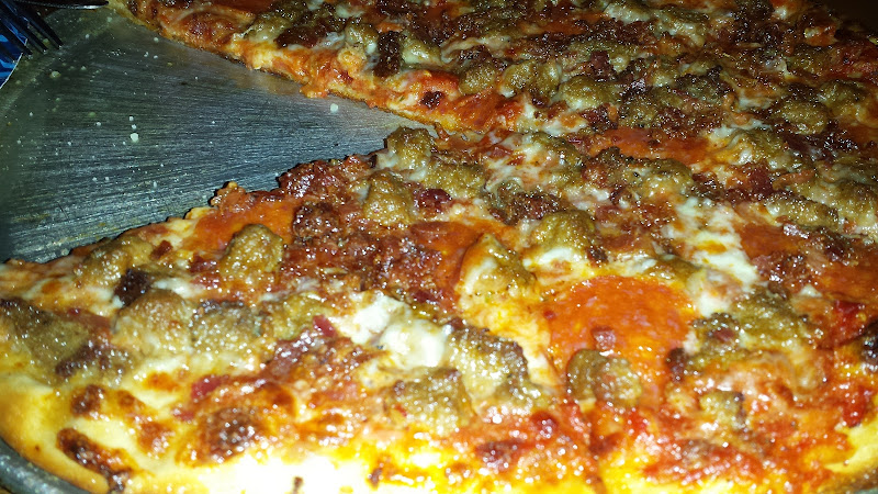 #1 best pizza place in Englewood - Englewood Billiards & Brew
