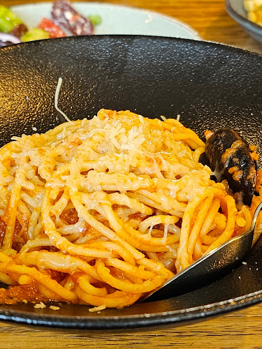 до бл 39, ж.к. Лев Толстой, ул. „Република“, 1220 София