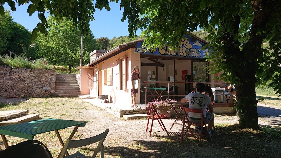 Le Café Communal à Buoux (Vaucluse 84)
