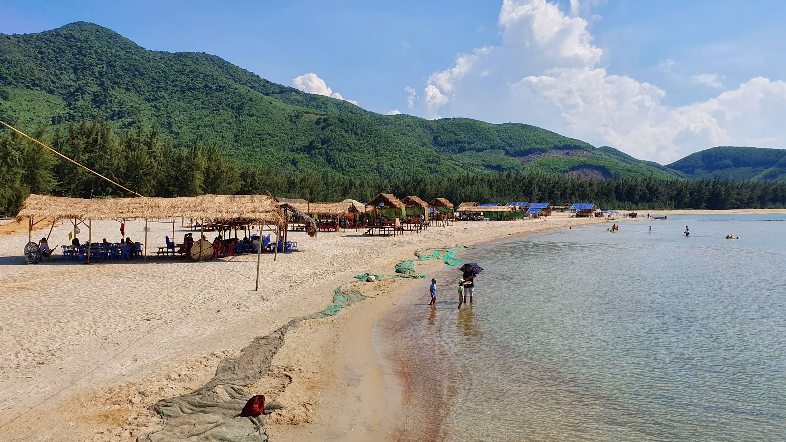 Photo of Loc Binh Beach with bright sand surface