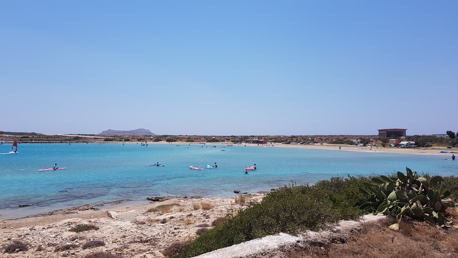 Chicken bay'in fotoğrafı geniş ile birlikte