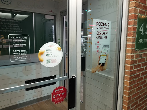 Donut Shop «Krispy Kreme South Charleston», reviews and photos, 42 Riverwalk Plaza McCorkle Ave, South Charleston, WV 25303, USA