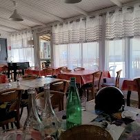 Atmosphère du Restaurant Auberge de l'entente chez Williams à Berre-l'Étang - n°1